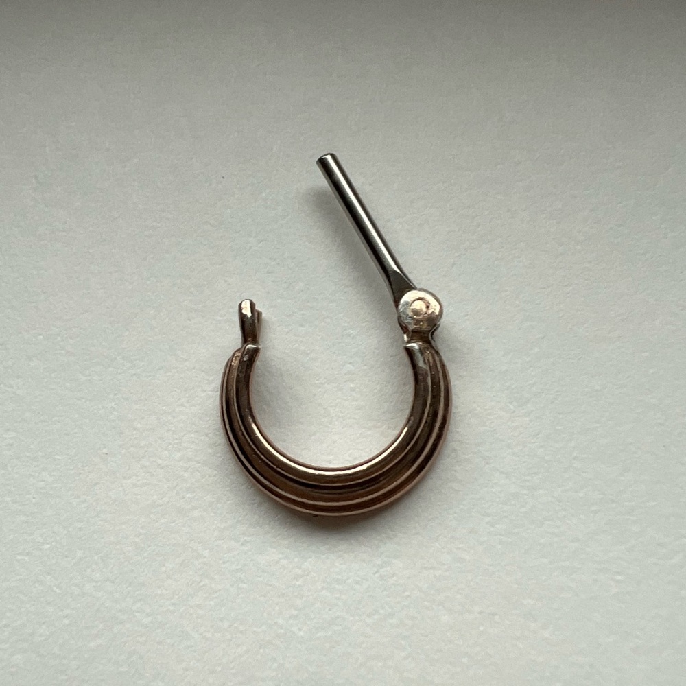 Honeycomb Organics 16g rose gold 3 ring septum clicker - Picture 2 of 3